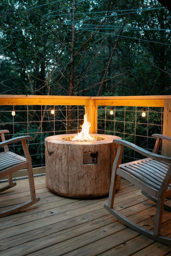 Treehouse Cozy Glamping Site Hotell Branson Exteriör bild