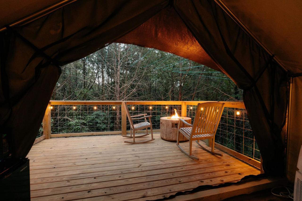 Treehouse Cozy Glamping Site Hotell Branson Exteriör bild
